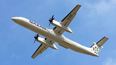 В Казахстане самолет Qazaq Air не смог взлететь из-за лопнувшей покрышки шасси - iz.ru - Алма-Ата