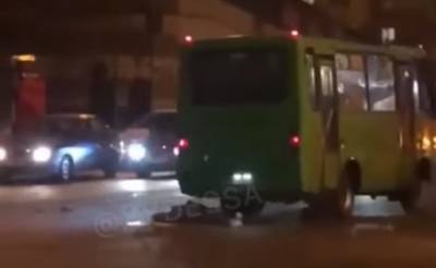 "Решил сократить путь": в Одессе пешехода сбили два раза подряд, момент попал на видео - odessa.politeka.net - Одесса