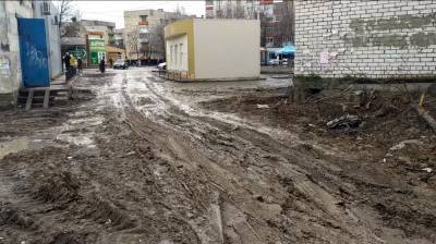 "Разграбленный и очень грустный город": Жители Лисичанска жалуются на наплевательское отношение властей - vchaspik.ua - Лисичанск