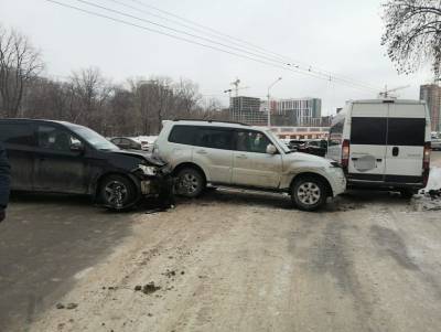 В Уфе при ДТП с микроавтобусом пострадали две женщины - bash.news - Уфа