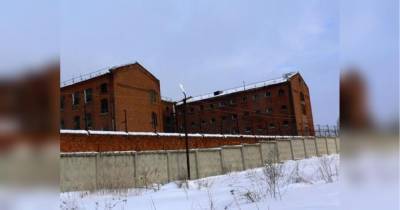 Был в состоянии нервного срыва: мужчина воткнул себе в глаз шариковую ручку и продвинул ее до стенки черепа - fakty.ua - Ростов-На-Дону