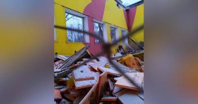 Крыша спортзала обрушилась в ДК Ховрино из-за снегопада - ren.tv - Москва