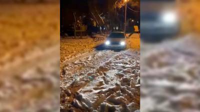 Воронежские водители превратили детскую площадку в дорогу: появилось видео - vestivrn.ru - Воронеж