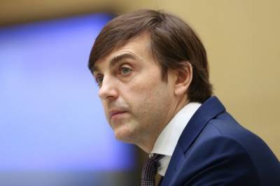 Сергей Кравцов - Кравцов назвал ситуацию с COVID-19 в школах РФ непростой, но контролируемой - aif.ru