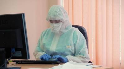 Врачи в Петербурге начали получать задержанные коронавирусные доплаты - piter.tv - Санкт-Петербург