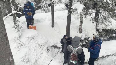 В Пермском крае госпитализировали упавшую в ущелье туристку - iz.ru - Пермь - Пермский край