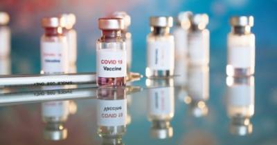 В Британии хотят выпустить универсальную COVID-вакцину против всех штаммов вируса - dsnews.ua - Англия - Бразилия - Юар