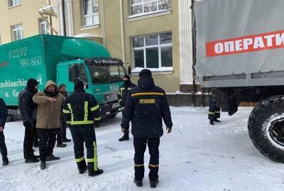 Спасатели вытащили из "снежной ловушки" авто рок-группы "Беz Обмежень" - kp.ua - Ровно