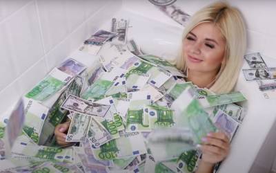 Пенсионный возраст уравняли, а зарплаты нет: стало известно насколько больше зарплаты у мужчин - akcenty.com.ua