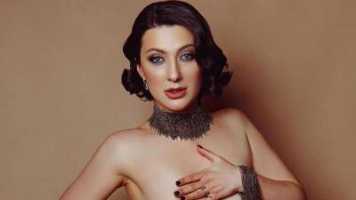Снежана Бабкина - Прикрыла обнаженную грудь руками: Снежана Бабкина завела сеть провокационным фото 18+ - 24tv.ua
