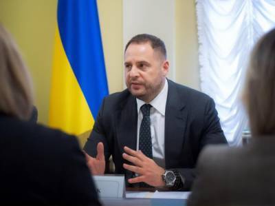 Андрей Ермак - "Нет ни одного своего телеканала". Ермак объяснил падение рейтинга украинской власти - gordonua.com - Украина