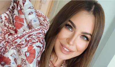 Ани Лорак - 42-летняя Лорак забыла о возрасте и вырядилась в мини-платье с декольте до пупка: "Берем?" - sport.politeka.net