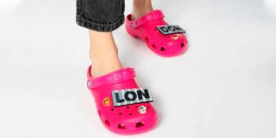 Скидки до 50 процентов на коллекцию ко Дню влюбленных от Crocs - detaly.co.il