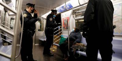 Andrew Kelly - Серия нападений с ножом в метро Нью-Йорка: двое погибших и двое раненых, все они бездомные - nv.ua - США - Нью-Йорк - Нью-Йорк