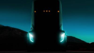 Джон Роган - Грузовик Tesla Semi получит неожиданно маленькую тяговую батарею - nation-news.ru