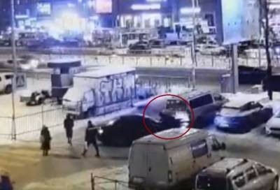 В Петербурге задержали водителя BMW, прокатившего участкового на капоте - online47.ru - Ленинградская обл. - Санкт-Петербург