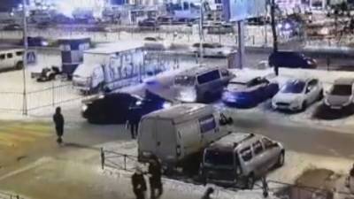 Прокатившего полицейского на капоте BMW мигранта задержали в Петербурге - polit.info - Санкт-Петербург - Петербург