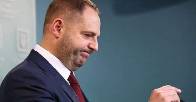 Владимир Зеленский - Андрей Ермак - Ермак объяснил украинцам причины падения рейтинга Зеленского - lenta.ua