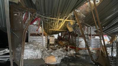 Московский склад с обрушившейся крышей сняли на видео с воздуха - 5-tv.ru - Москва