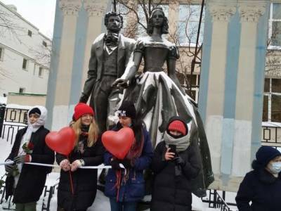 Юлия Галямина - На Старом Арбате в Москве выстроилась «Цепь солидарности» - rosbalt.ru - Москва