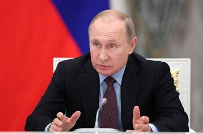 Владимир Путин - Есихидэ Суг - Путин: Россия хочет развивать отношения с Японией, но в рамках конституции - pnp.ru - Япония - Сингапур