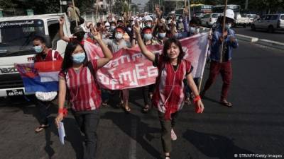 Аун Сан Су Чжи - В Мьянме протестуют против военного переворота - hubs.ua - Бирма - Нейпьидо - Янгон
