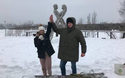 Пара украинцев решили сковать себя цепью на три месяца - korrespondent.net - Киев - Харьков