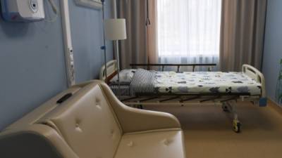 Две школьницы с COVID-19 сбежали из больницы в Петербурге - polit.info - Санкт-Петербург