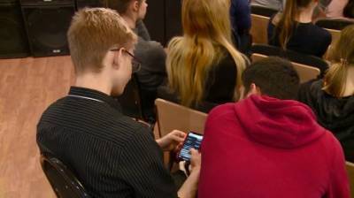 Пензенским школьникам запретили использовать смартфоны - penzainform.ru