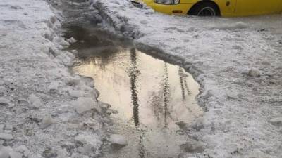 Машина с пассажирами ушла под лед на Байкале - polit.info - Иркутская обл. - Байкал