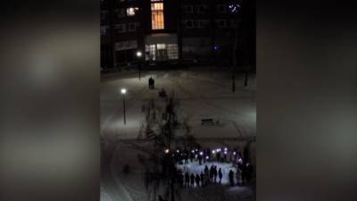 Алексей Навальный - В студгородке СПбГУ в Петергофе прошел флешмоб в поддержку Алексея Навального - piter.tv - Санкт-Петербург