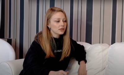 Тина Кароль - Ольга Полякова - Пышные "дыньки" как на ладони: Тина Кароль в прозрачном наряде оседлала брутального жеребца - ukrainianwall.com