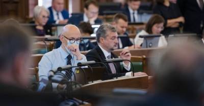 Списки приоритетно вакцинируемых пополнили "критически важные для Сейма сотрудники" - rus.delfi.lv - Токио