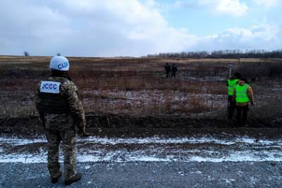 Трое украинских военных подорвались в Донбассе - lenta.ru - ДНР - ЛНР - Донецкая обл.