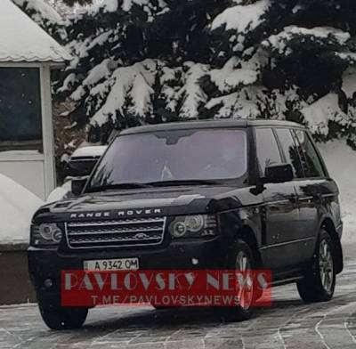 Петр Порошенко - Порошенко прибыл в Раду на Range Rover с закрашенной буквой номера - news.bigmir.net