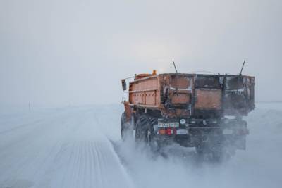 Из-за сильной метели на Ямале закрыли последний зимник - znak.com - окр. Янао
