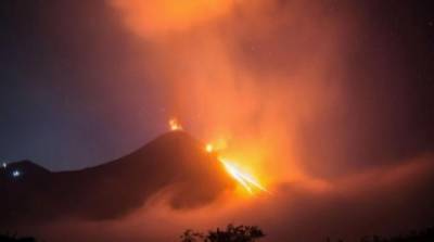 В Гватемале проснулся вулкан Фуэго: потоки лавы достигают до 1,3 км в длину (ФОТО) - enovosty.com - Гватемала