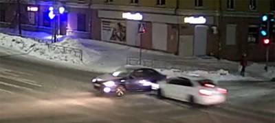 Два водителя получили травмы в ДТП на перекрестке в Петрозаводске (ВИДЕО) - stolicaonego.ru - Петрозаводск