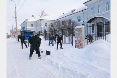 Коммунальные службы Смоленска продолжают ликвидировать последствия снегопада - mk-smolensk.ru - Смоленск