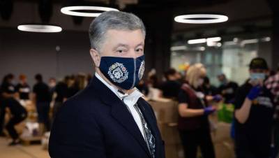 Петр Порошенко - Порошенко призвал вернуть украинскую армию на прежние позиции в Донбассе - gazeta.ru