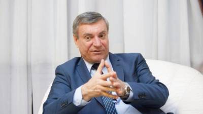 Юрий Витренко - Евгения Кравчук - Собирают подписи за отставку: "слуги" планируют рассмотреть ситуацию с Уруским - 24tv.ua - Новости