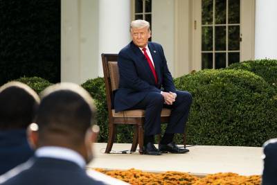 Дональд Трамп - 58% американцев считают, что Трампа должны были признать виновным в подстрекательстве к мятежу - usa.one - США