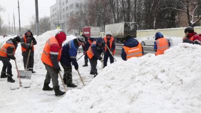 Петр Бирюков - Более 60% столичных дорог очищены после мощного снегопада - vesti.ru - Москва