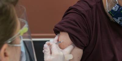 В Греции мужчина умер через 8 минут после вакцинации - sharij.net - Греция