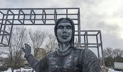 Евгений Хамин - Скандально известный памятник Аленке «переедет» в Воронеж - mirnov.ru - Воронеж