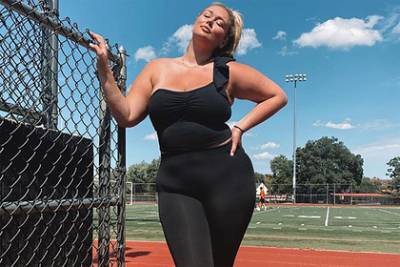 Самая полная модель Sports Illustrated раскрыла секрет успеха вопреки весу - lenta.ru - Рим