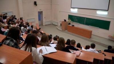 Иностранцам разрешили вернуться в российские вузы - vesti.ru