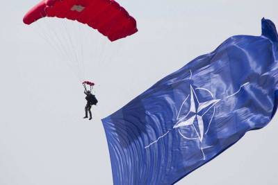 Йенс Столтенберг - Денис Шмыгаль - Strategic Culture: Присоединение Украины к НАТО обернется для военного блока непоправимыми последствиями - actualnews.org - Киев - Брюссель