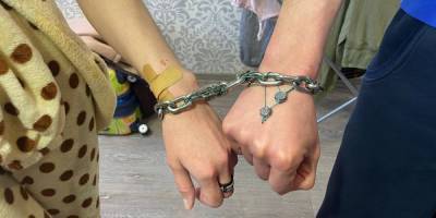 Владимир Украин - Скованные одной цепью харьковчане пожаловались на опухшие руки - sharij.net - Киев - Харьков