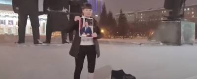 Сергей Фургал - В Новосибирске арестовали участницу пикетов в поддержку Хабаровска Яну Дробноход - runews24.ru - Новосибирск - Хабаровский край - Хабаровск
